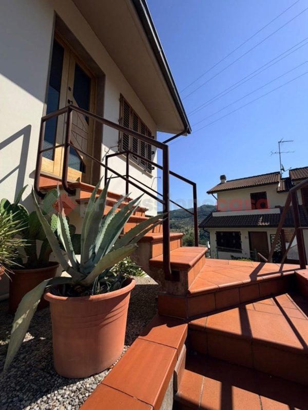 casa indipendente in vendita a Vaiano