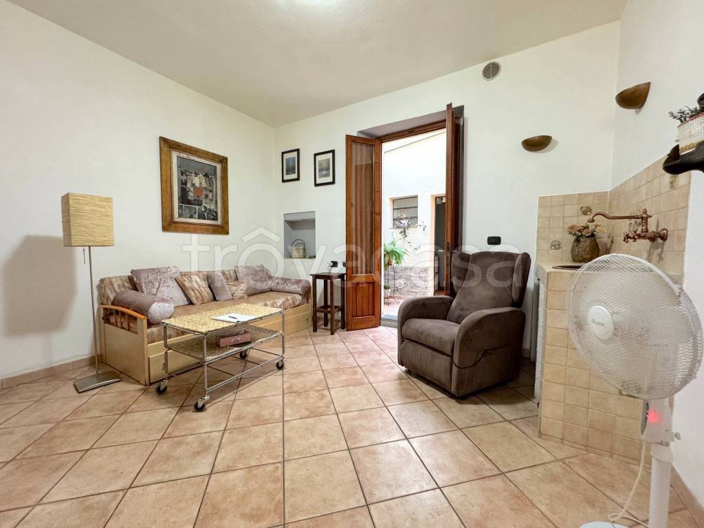 casa indipendente in vendita a Vaiano in zona La Cartaia