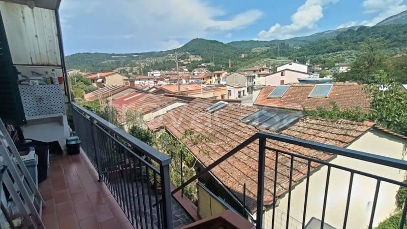 casa indipendente in vendita a Vaiano