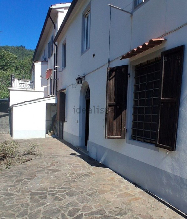 casa indipendente in vendita a Vaiano