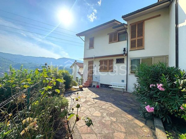 casa indipendente in vendita a Vaiano