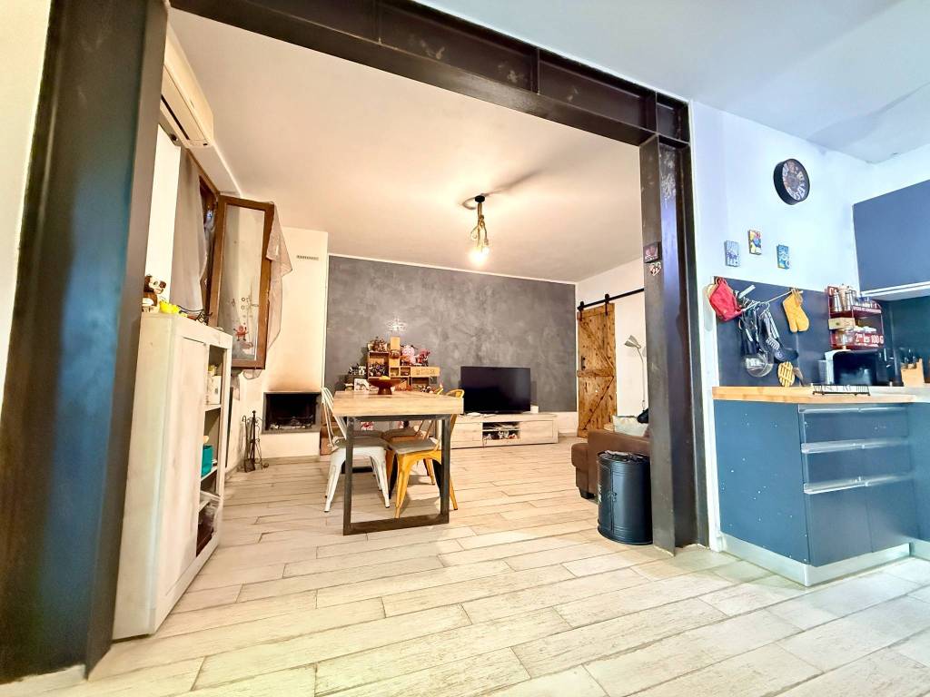 appartamento in vendita a Vaiano in zona La Cartaia