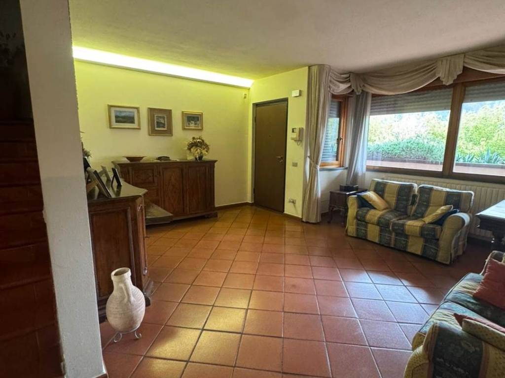 casa indipendente in vendita a Vaiano
