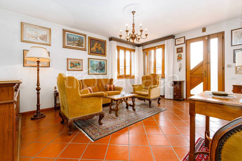 casa indipendente in vendita a Vaiano