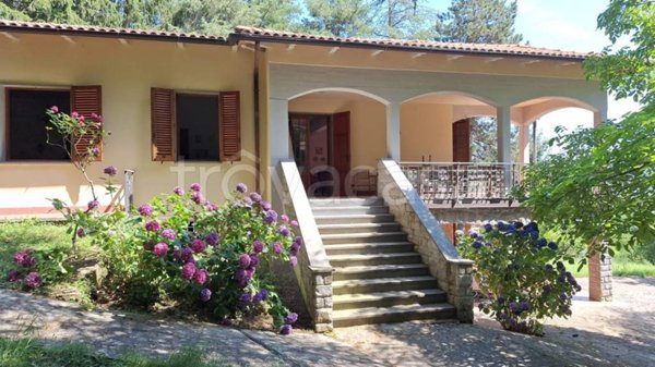 casa indipendente in vendita a Vaiano