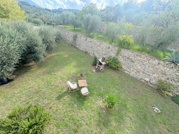 casa indipendente in vendita a Vaiano