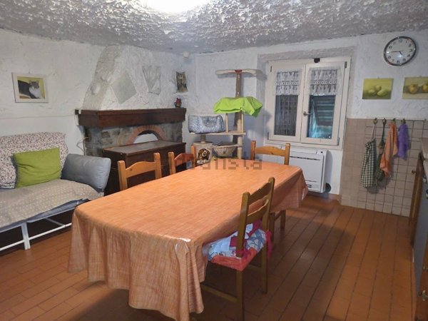 casa indipendente in vendita a Vaiano