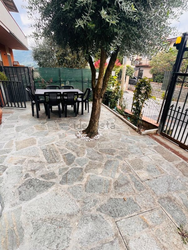 appartamento in vendita a Vaiano in zona Sofignano