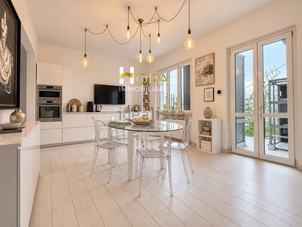 casa indipendente in vendita a Vaiano in zona Schignano
