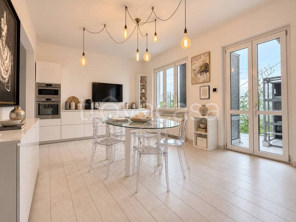 casa indipendente in vendita a Vaiano in zona Schignano