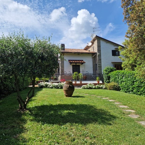 casa indipendente in vendita a Vaiano in zona Tignamica