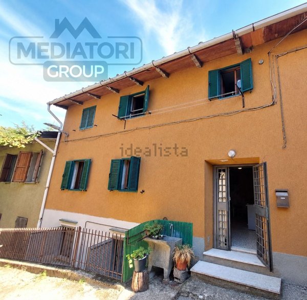 casa indipendente in vendita a Vaiano in zona Schignano