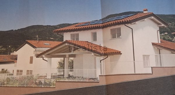 casa indipendente in vendita a Vaiano in zona Sofignano