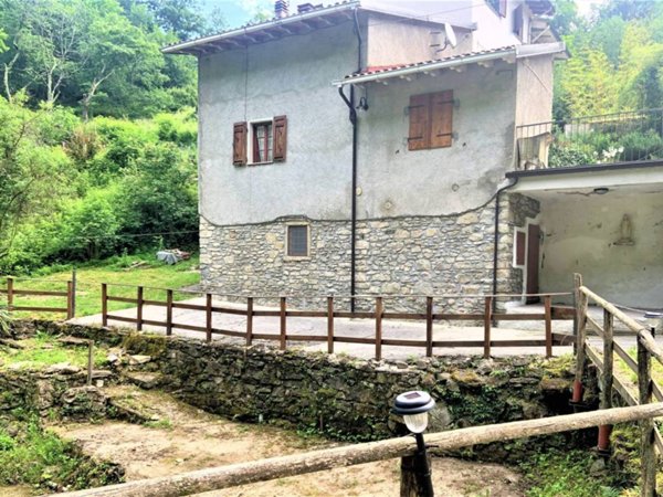 casa indipendente in vendita a Vernio in zona Terrigoli