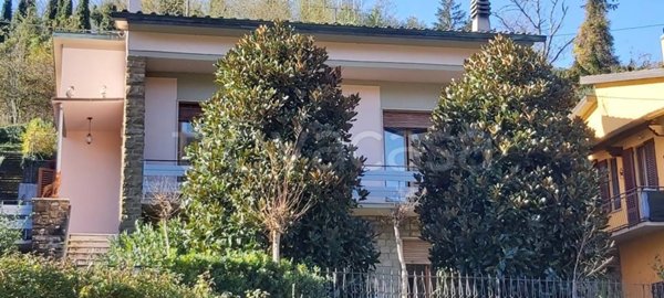 casa indipendente in vendita a Vernio