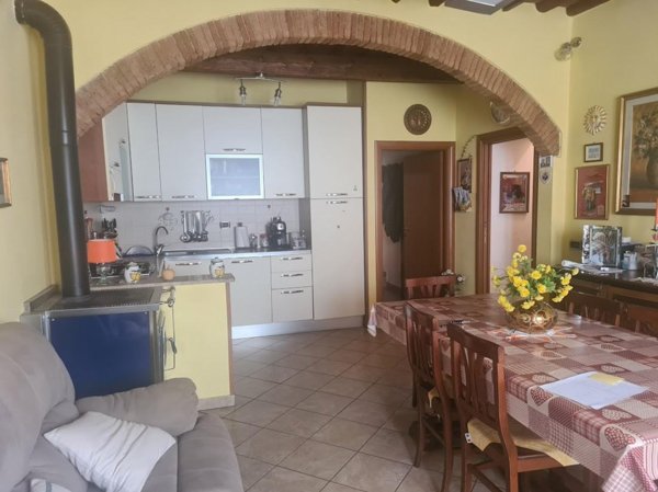 casa indipendente in vendita a Vernio in zona Montepiano
