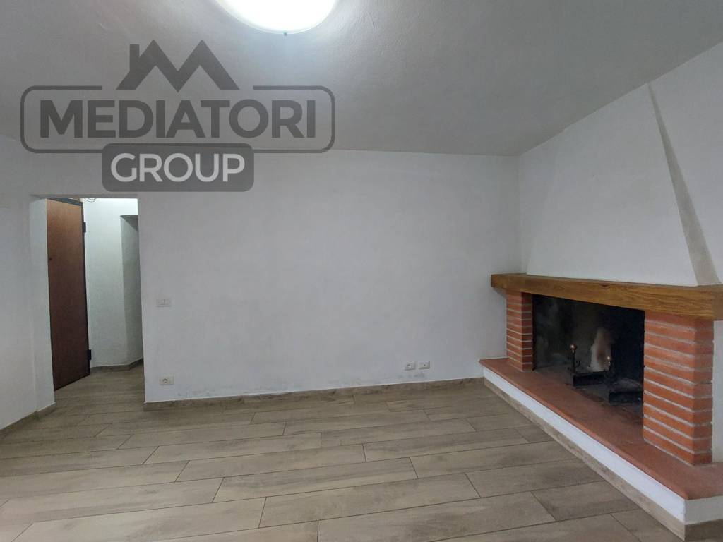 casa indipendente in vendita a Vernio in zona Sant'Ippolito