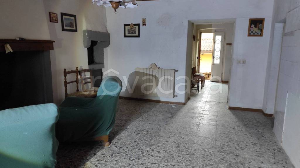 casa indipendente in vendita a Vernio in zona Costozze