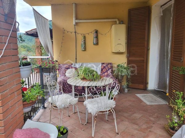 appartamento in vendita a Vernio in zona Mercatale Vernio