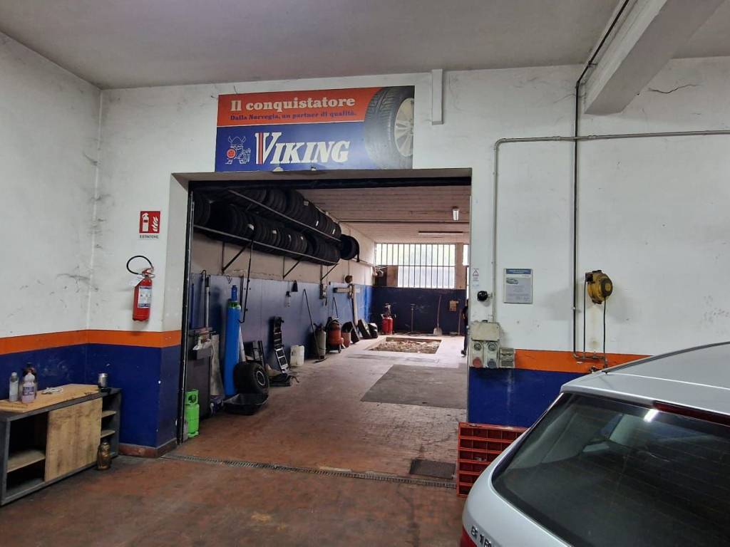 locale commerciale in vendita a Vernio in zona Montepiano