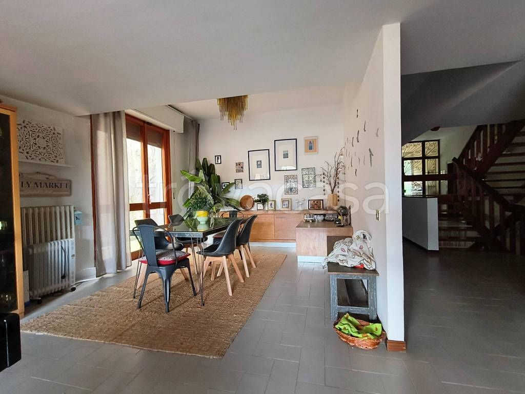 casa indipendente in vendita a Vernio
