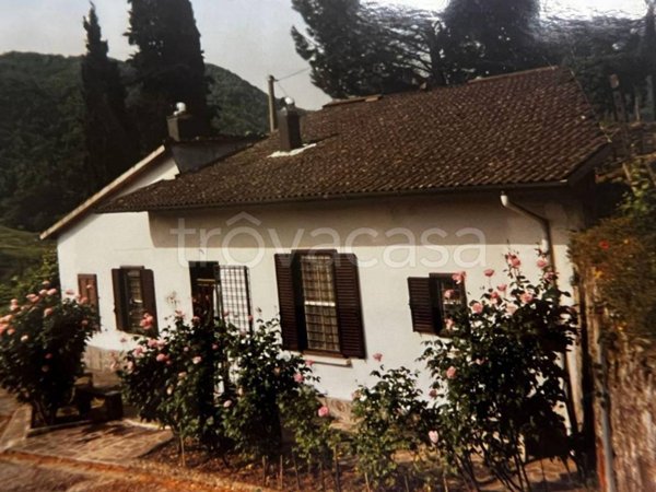casa indipendente in vendita a Vernio