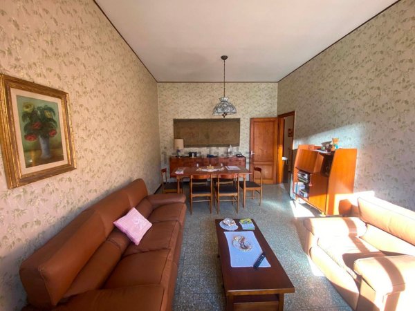 casa indipendente in vendita a Vernio