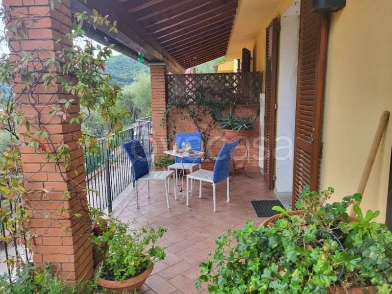 appartamento in vendita a Vernio in zona Sant'Ippolito