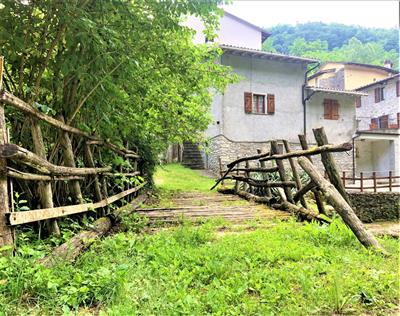 casa indipendente in vendita a Vernio