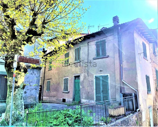 casa indipendente in vendita a Vernio