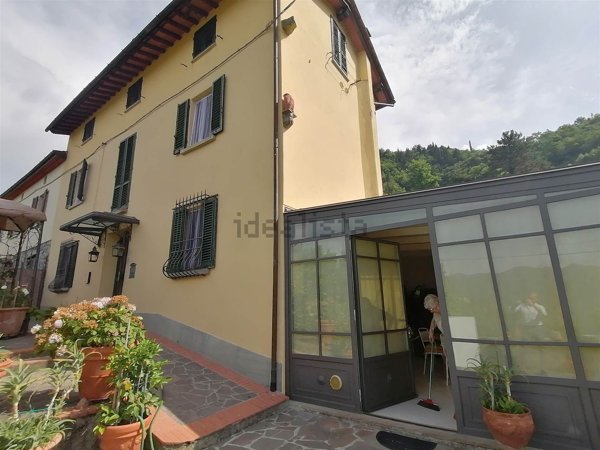 casa indipendente in vendita a Vernio in zona Costozze