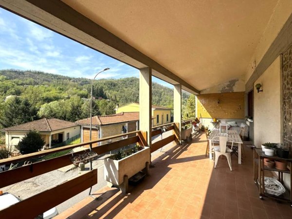 casa indipendente in vendita a Vernio in zona San Quirico