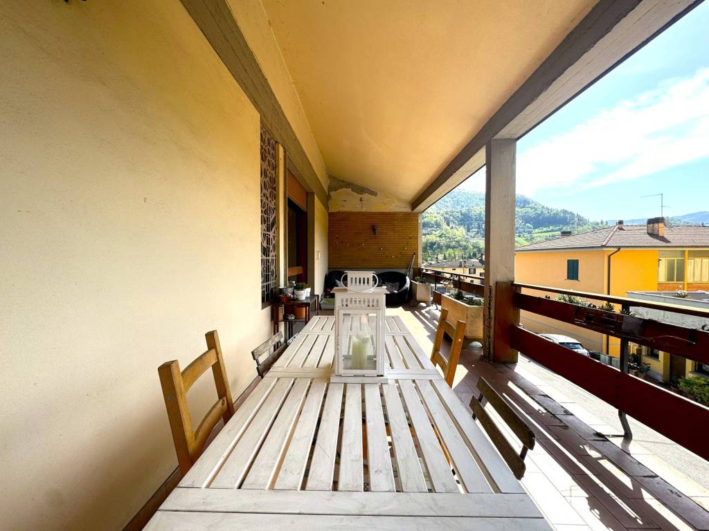 casa indipendente in vendita a Vernio in zona San Quirico