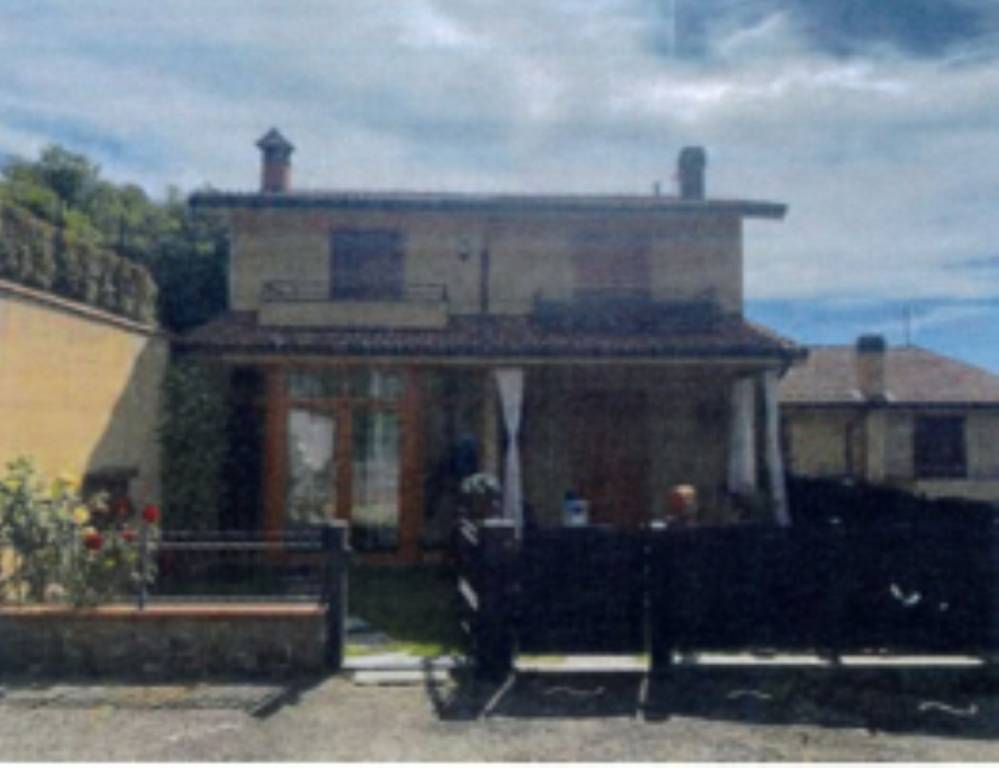 casa indipendente in vendita a Vernio
