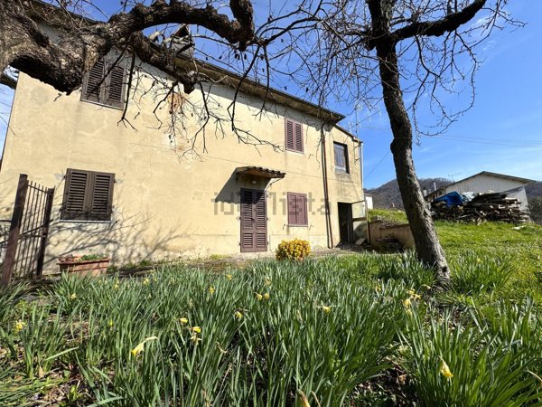 casa indipendente in vendita a Vernio in zona San Quirico