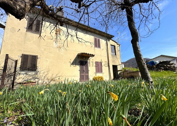 casa indipendente in vendita a Vernio in zona San Quirico