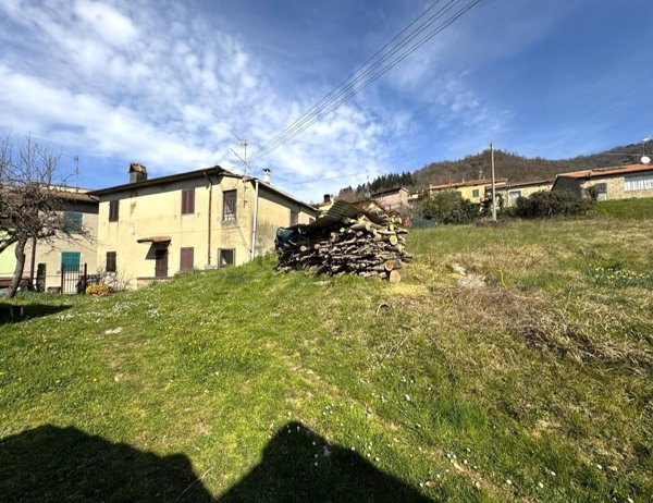 casa indipendente in vendita a Vernio in zona San Quirico