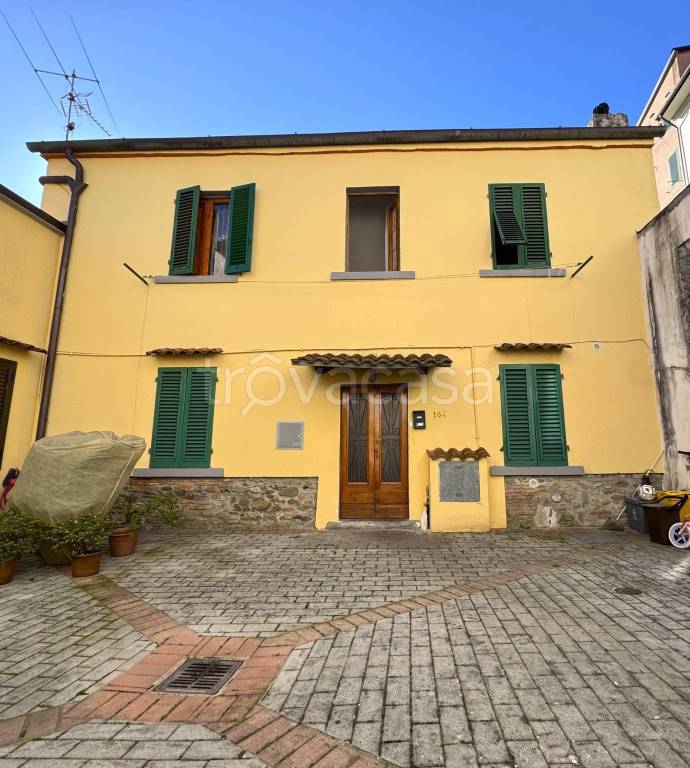 casa indipendente in vendita a Vernio in zona Mercatale Vernio