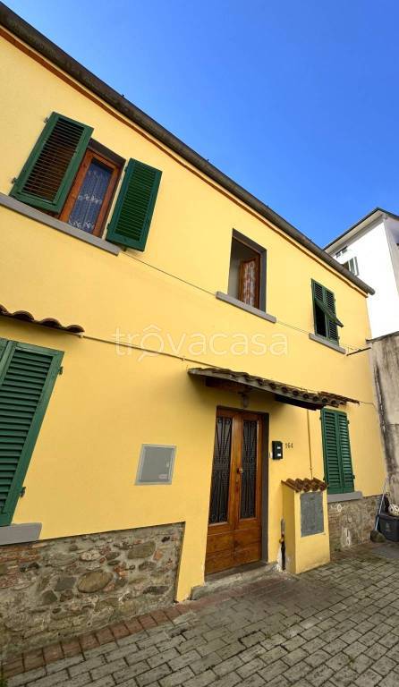 casa indipendente in vendita a Vernio in zona Mercatale Vernio