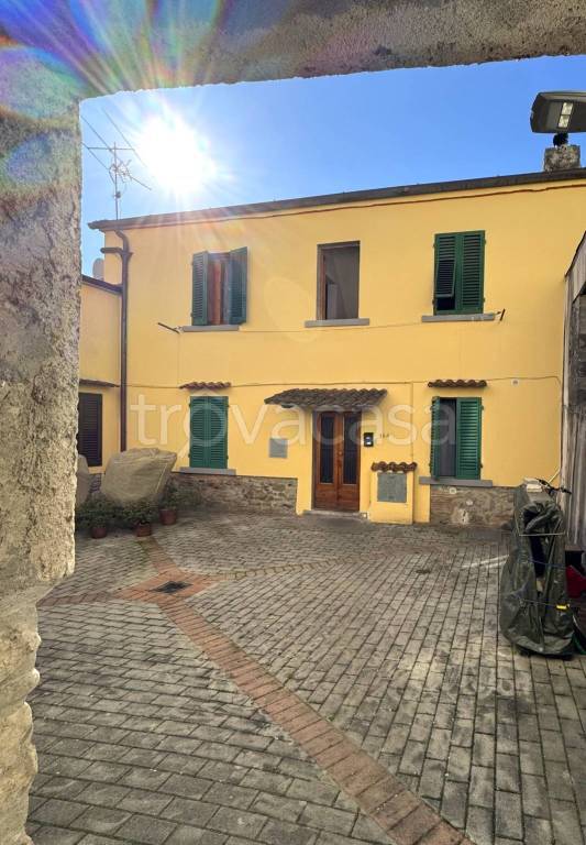 casa indipendente in vendita a Vernio in zona Mercatale Vernio
