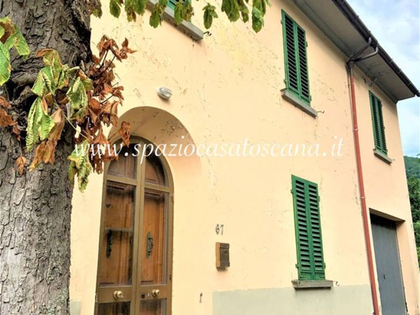 casa indipendente in vendita a Vernio