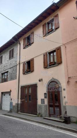 casa indipendente in vendita a Vernio in zona Montepiano