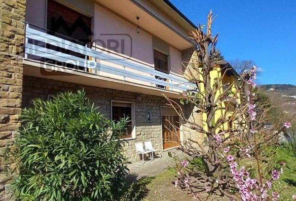 casa indipendente in vendita a Vernio