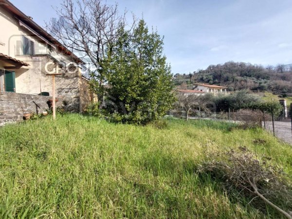 casa indipendente in vendita a Vernio in zona Sant'Ippolito