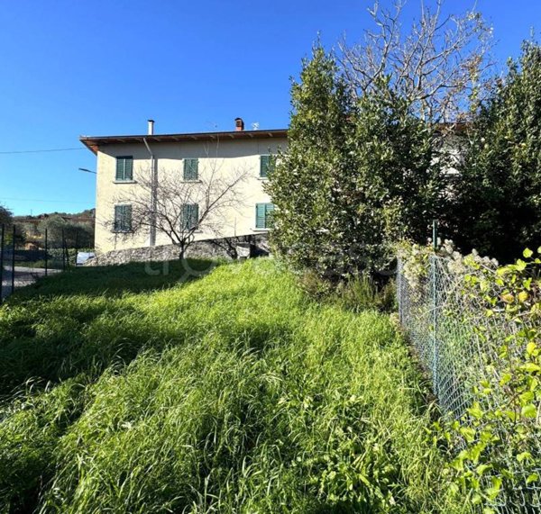 casa indipendente in vendita a Vernio in zona Mercatale Vernio