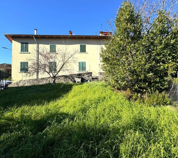 casa indipendente in vendita a Vernio in zona Mercatale Vernio