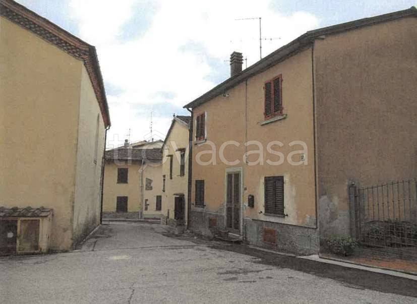 casa indipendente in vendita a Vernio in zona Sant'Ippolito