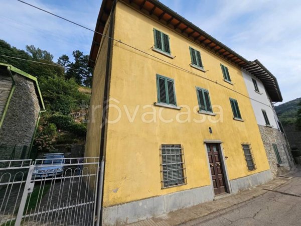 casa indipendente in vendita a Vernio in zona Montepiano