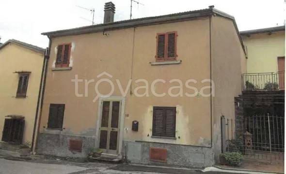 appartamento in vendita a Vernio in zona Sant'Ippolito