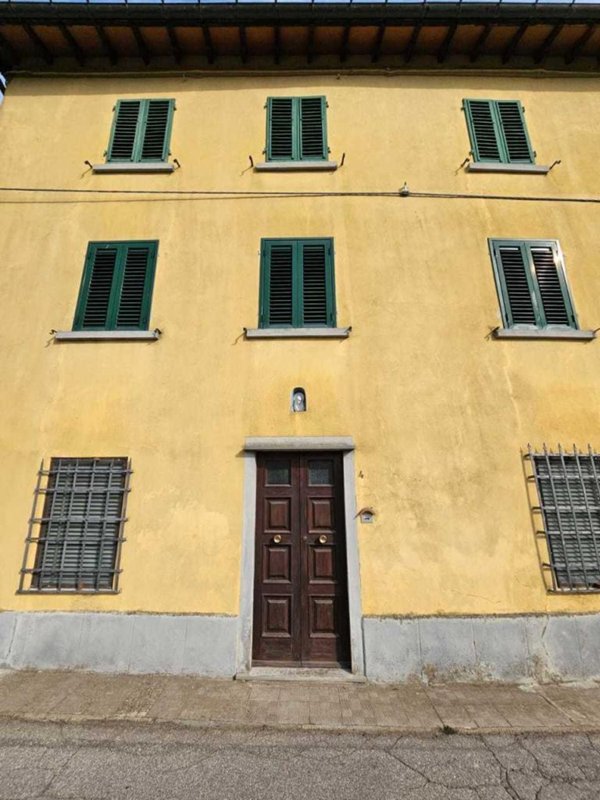 casa indipendente in vendita a Vernio in zona Montepiano